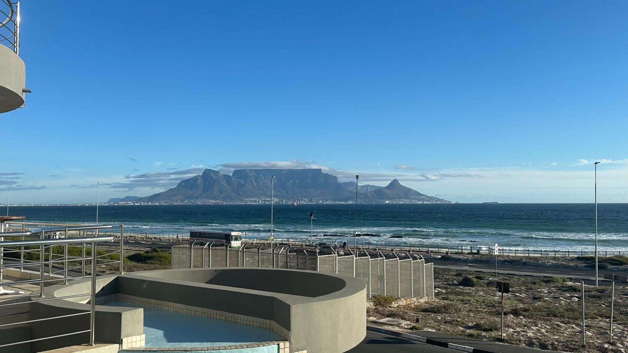 Oceansnest Guest House Bloubergstrand Exterior photo