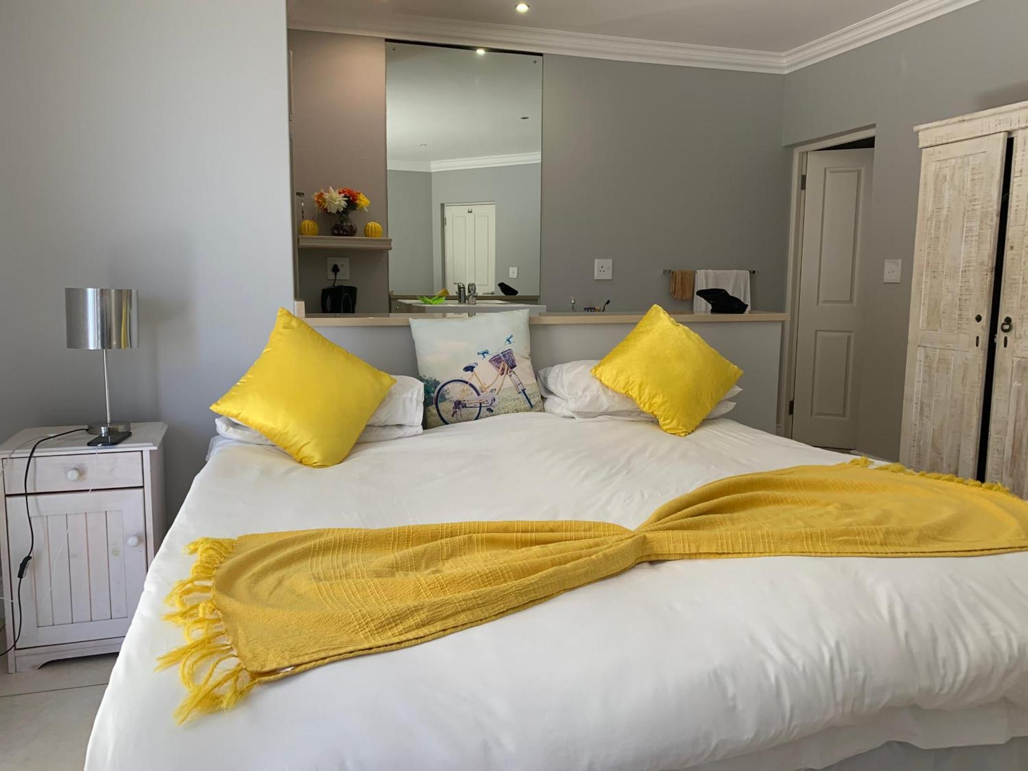 Oceansnest Guest House Bloubergstrand Exterior photo