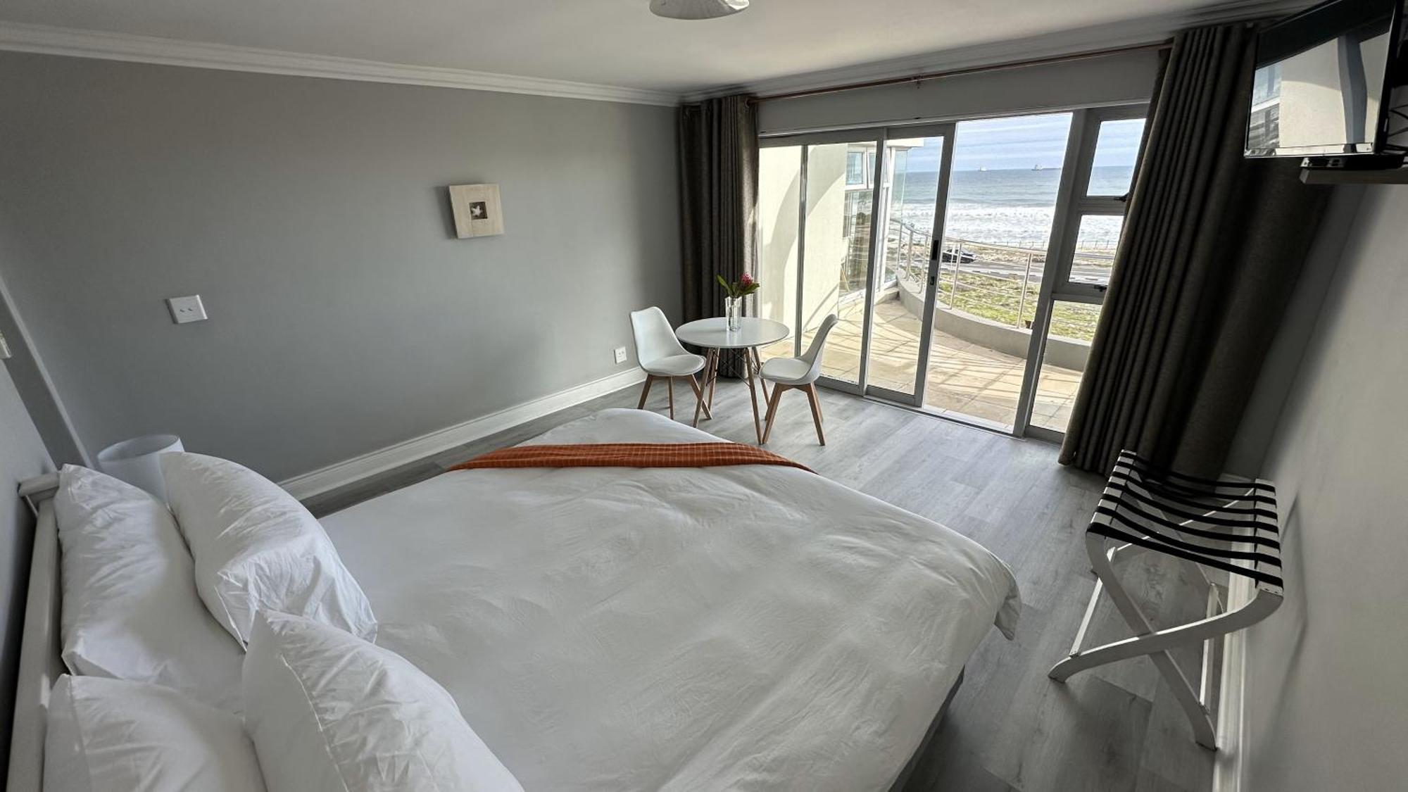 Oceansnest Guest House Bloubergstrand Exterior photo