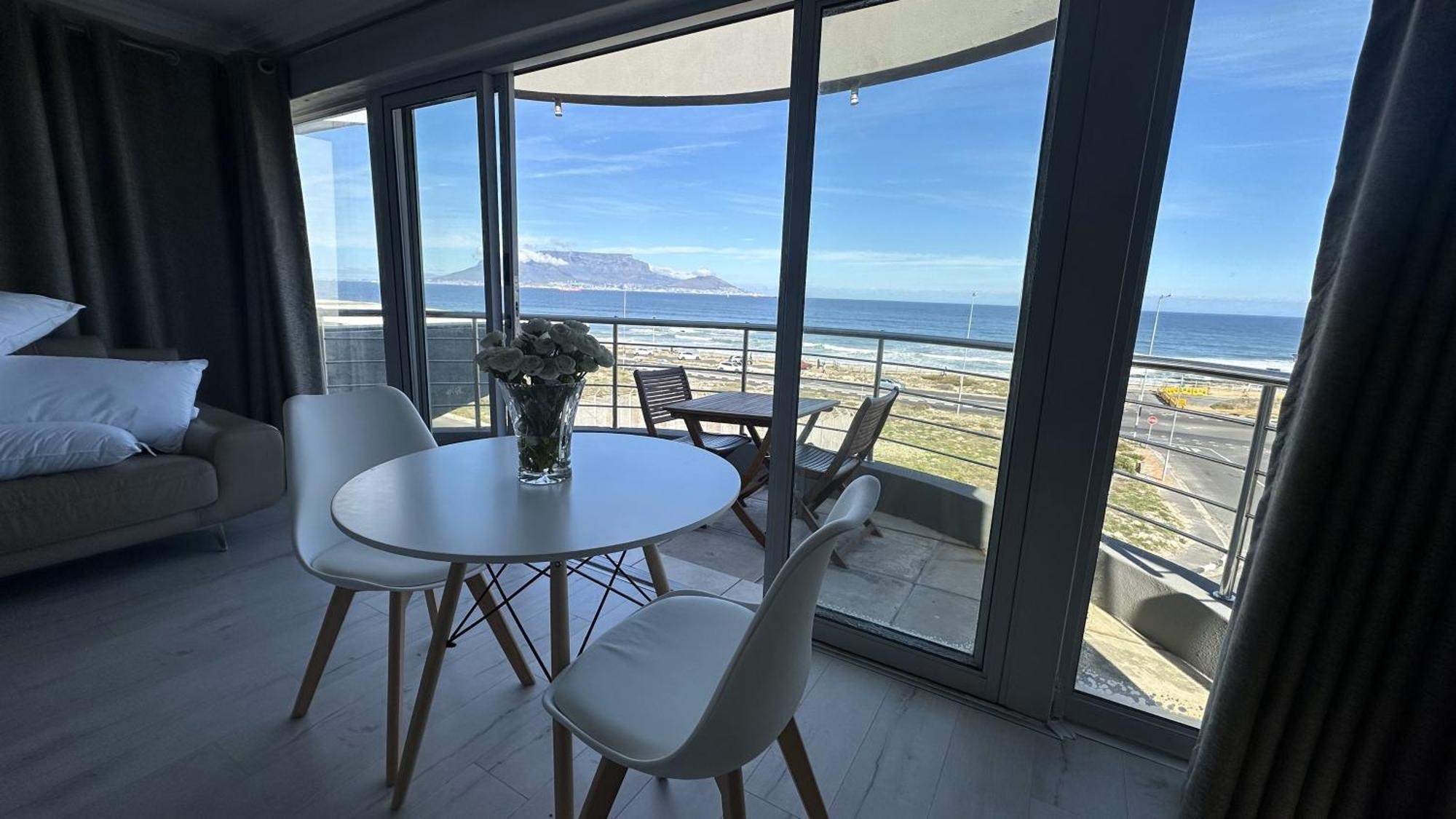 Oceansnest Guest House Bloubergstrand Exterior photo