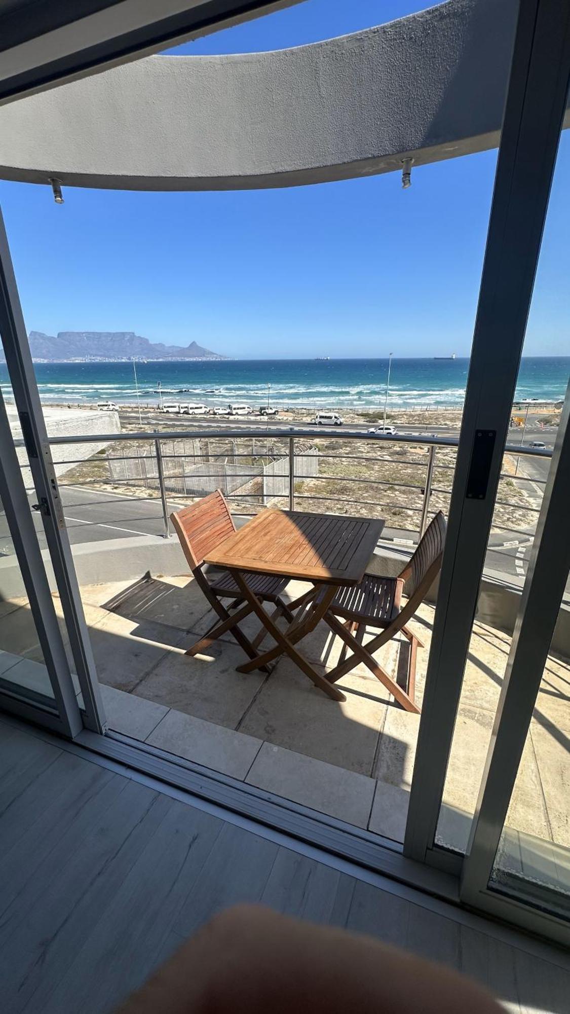 Oceansnest Guest House Bloubergstrand Exterior photo